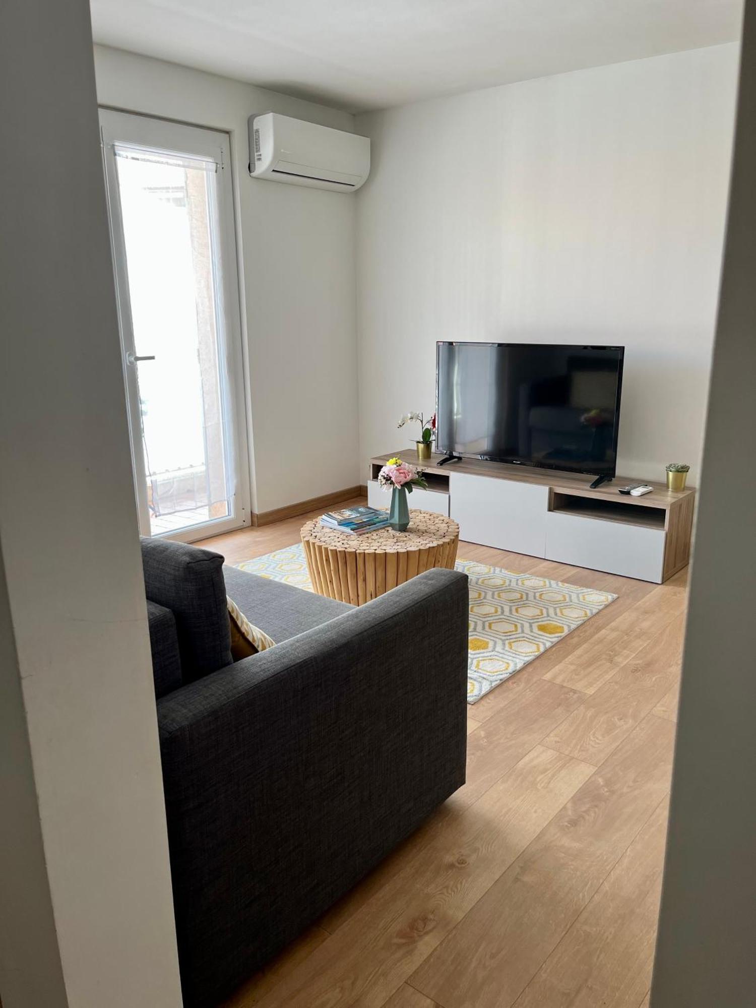 Perle Rare A 250M De La Plage ! Climatise Avec Parking, Balcon & Wifi Sainte-Maxime Buitenkant foto